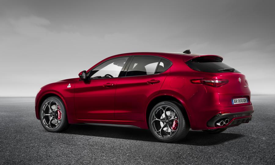  Alfa Romeo Stelvio Quadrifoglio (949) 2017 года  (NA) (фото 7 из 25)